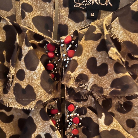 LaROK Leopard Embellished Ruffled V Neckline Tunic - Size M - Picture 2 of 12